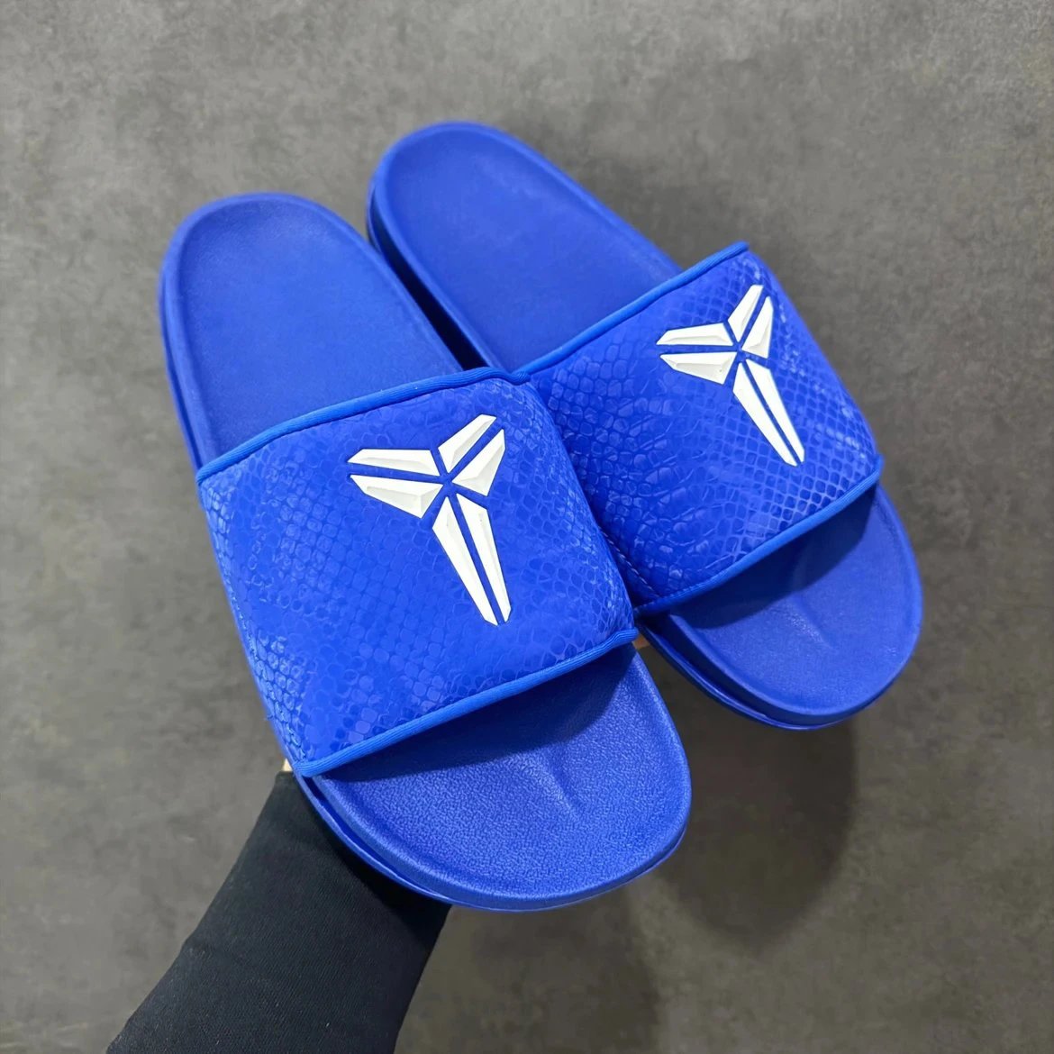 KOBE Slippers