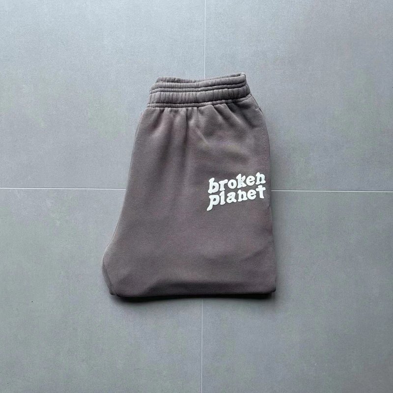 50¥ Planet Straight Sweatpants