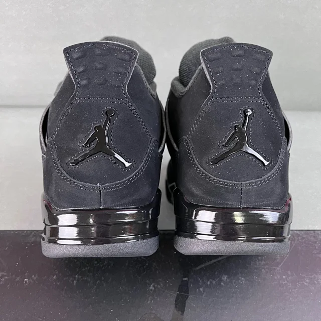 J U M P M V N - Air Jordan 4 × Supreme, Louis Vuitton 🔥