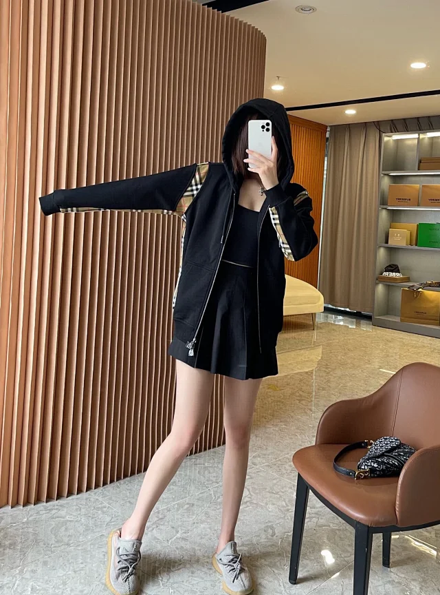 Burberry Hoodies & Sweatshirts Zip-Up Hoodie with Check Panels product detail image 40