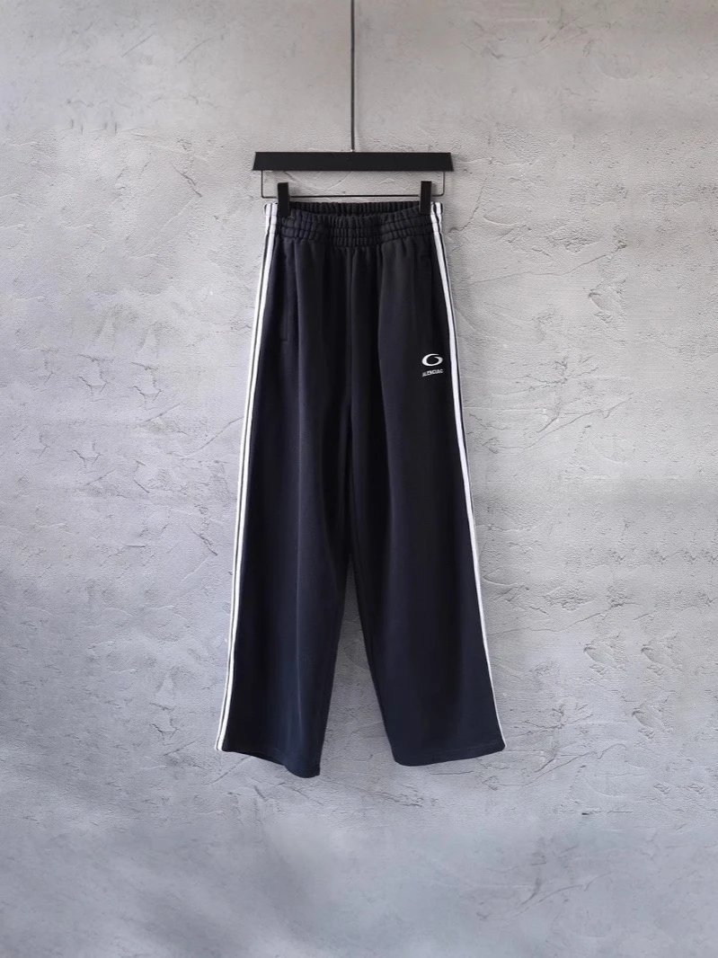B sports pants