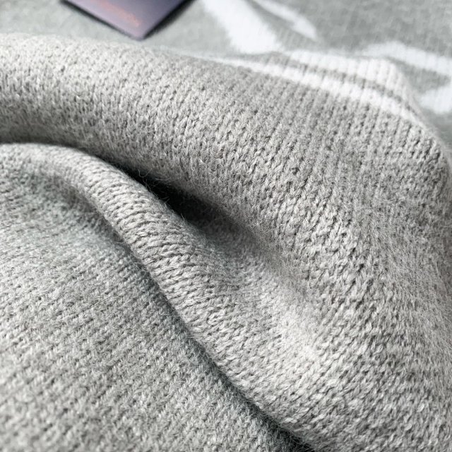 Cotton Louis Vuitton Sweater: seller detail photo 14