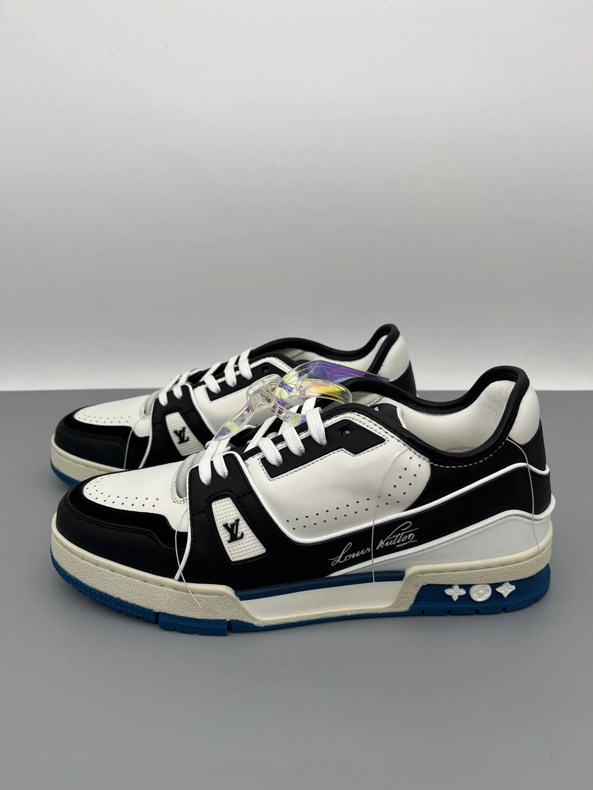 Premium white black blue trainer