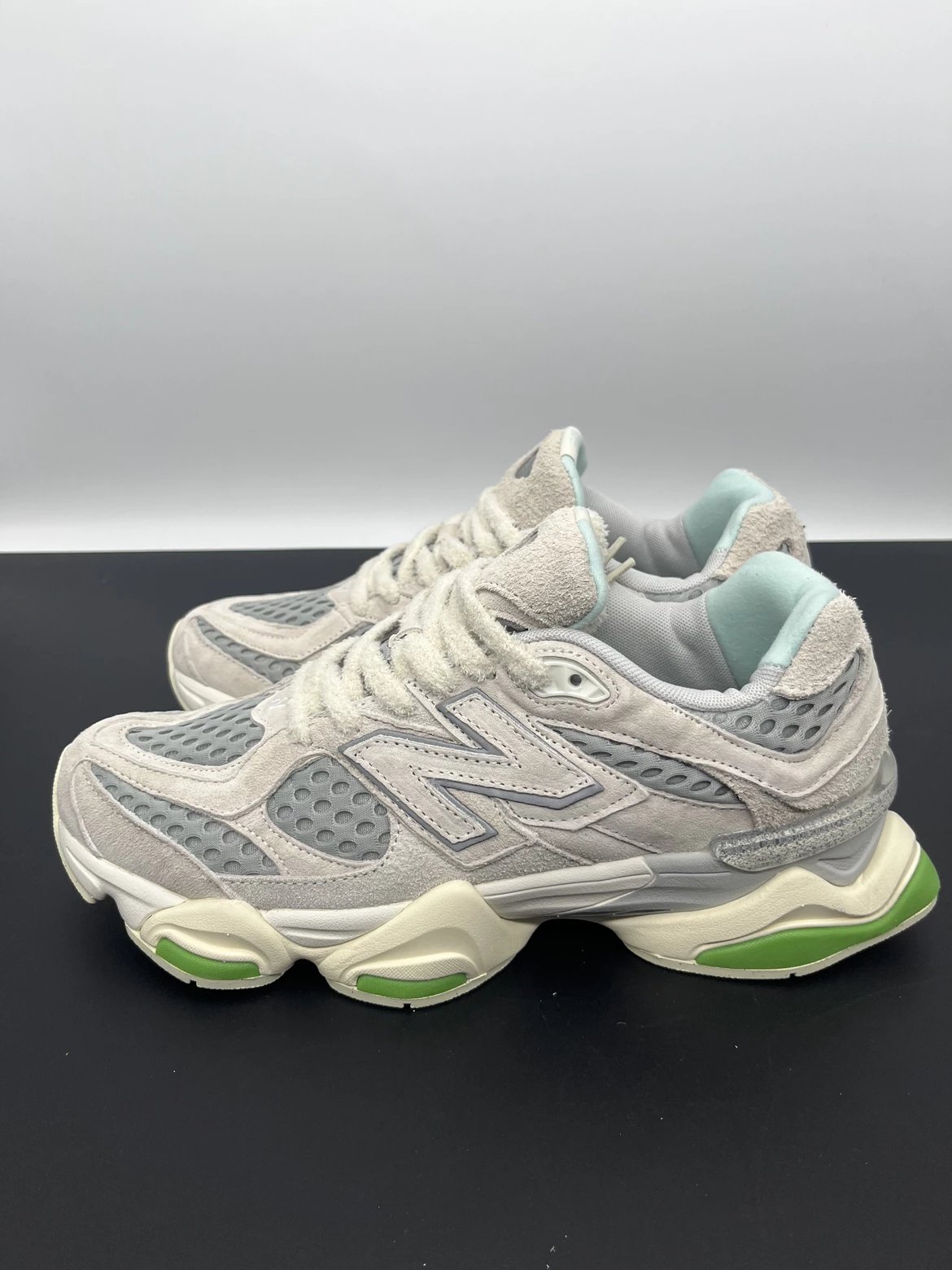 NB9060 Grey Green