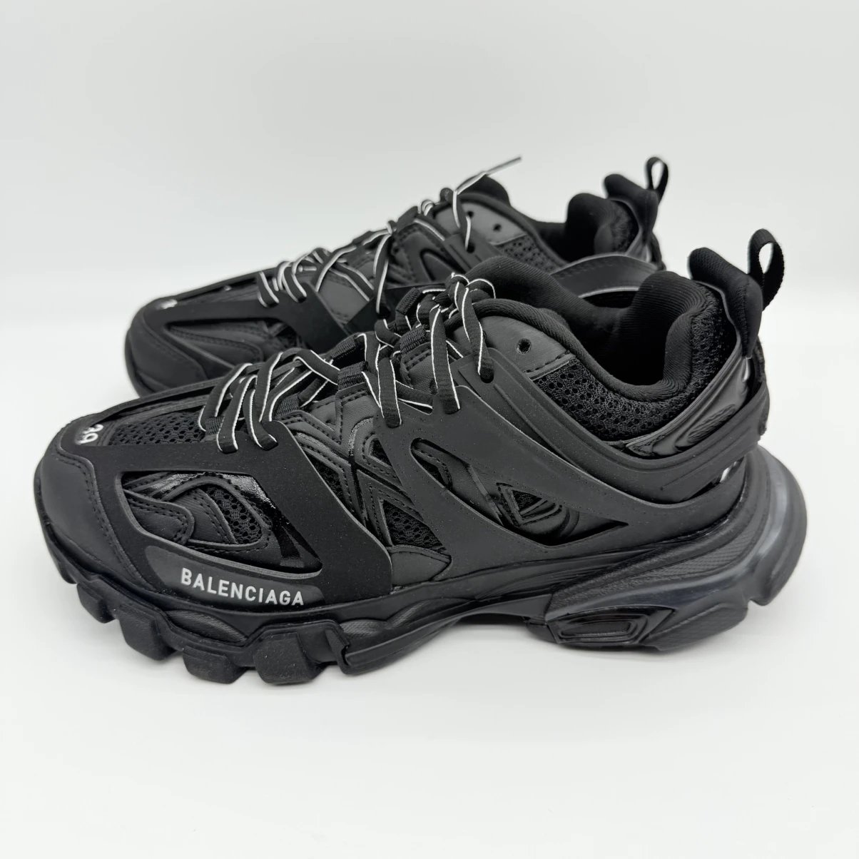 Paris 3.0 Dad Shoe Black