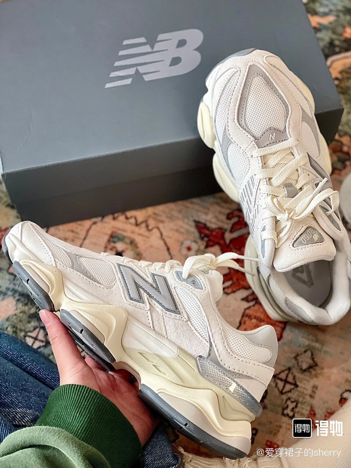 NB9060 Grey White