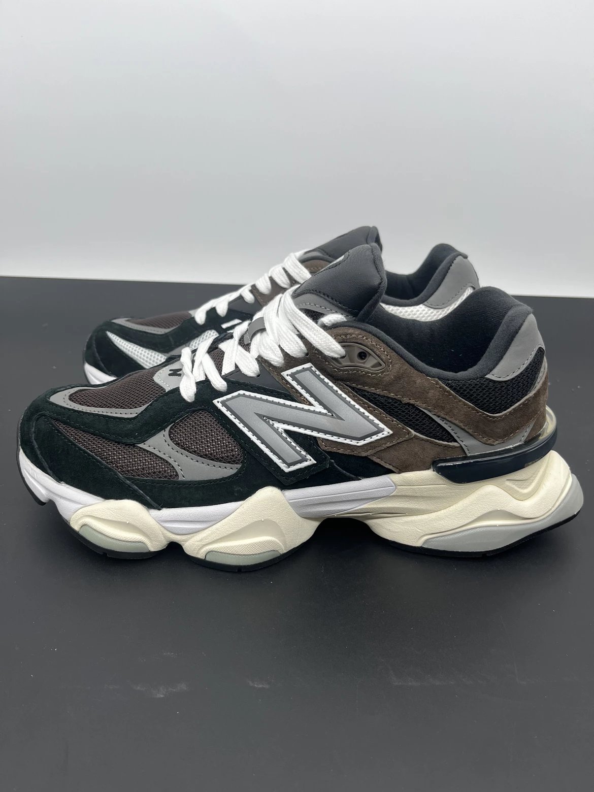 NB9060 Brown Black