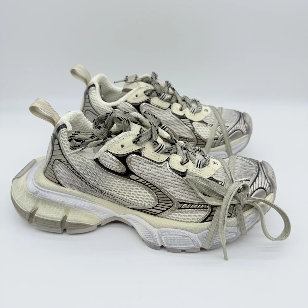Paris 3XL Distressed Dad Shoes Beige Gold