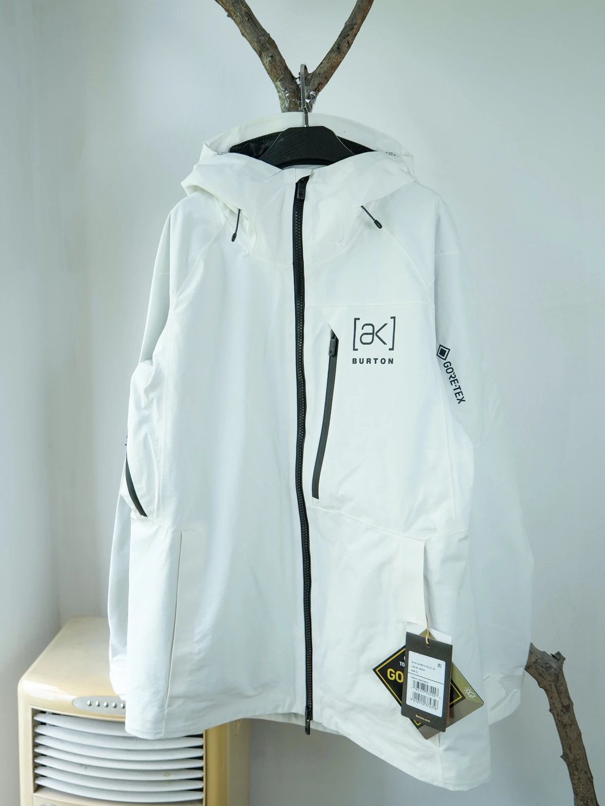 Clearance Sale BURTON AK Series Ski Jacket Snow Jacket Original Price $530 Clearance Items No Returns or Exchanges Please Do Not Order If You Mind
