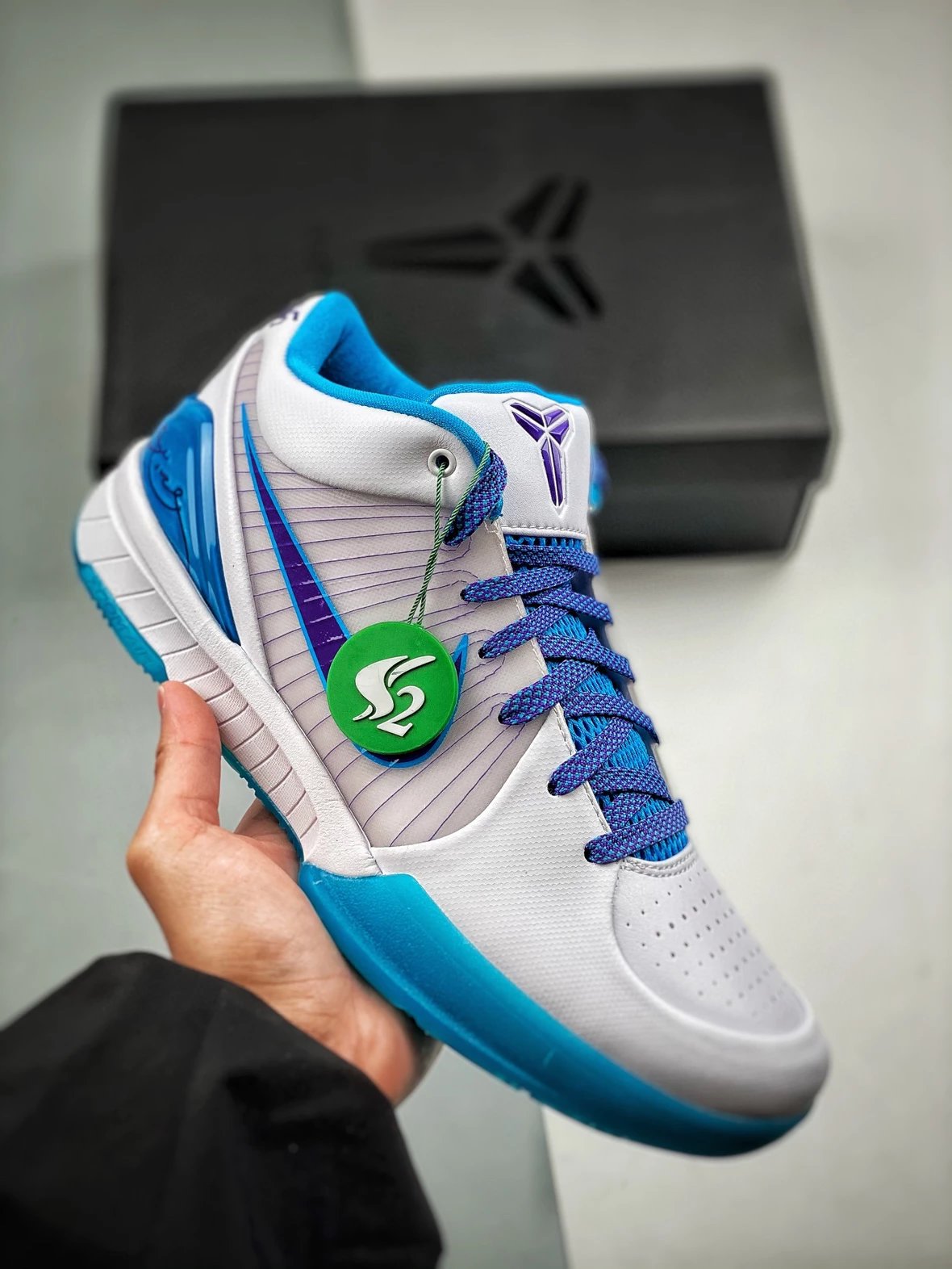 S2 Kobe4 White Blue 002
