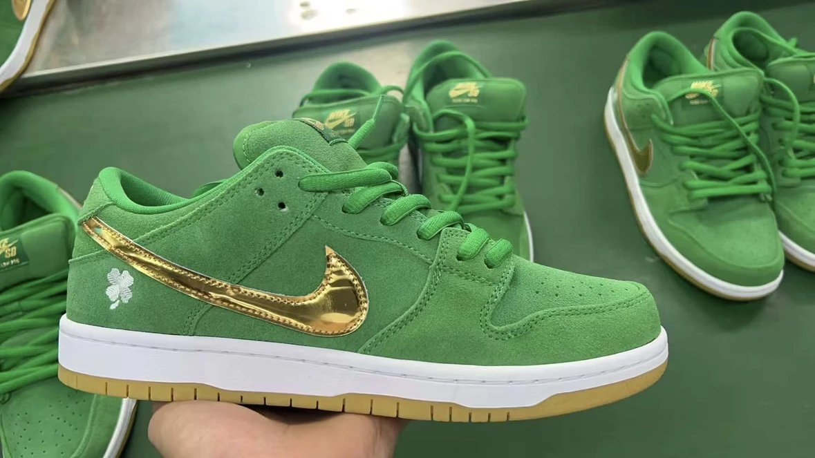 Top batch Dunk SB Low SB Pro “Shamrock” green
