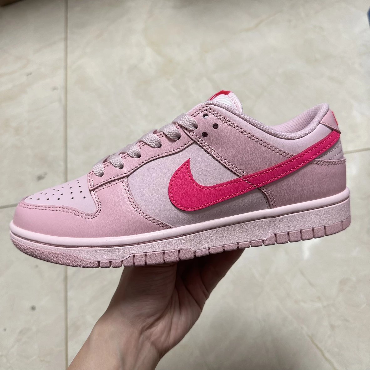 Dunk Valentine's Day Pink