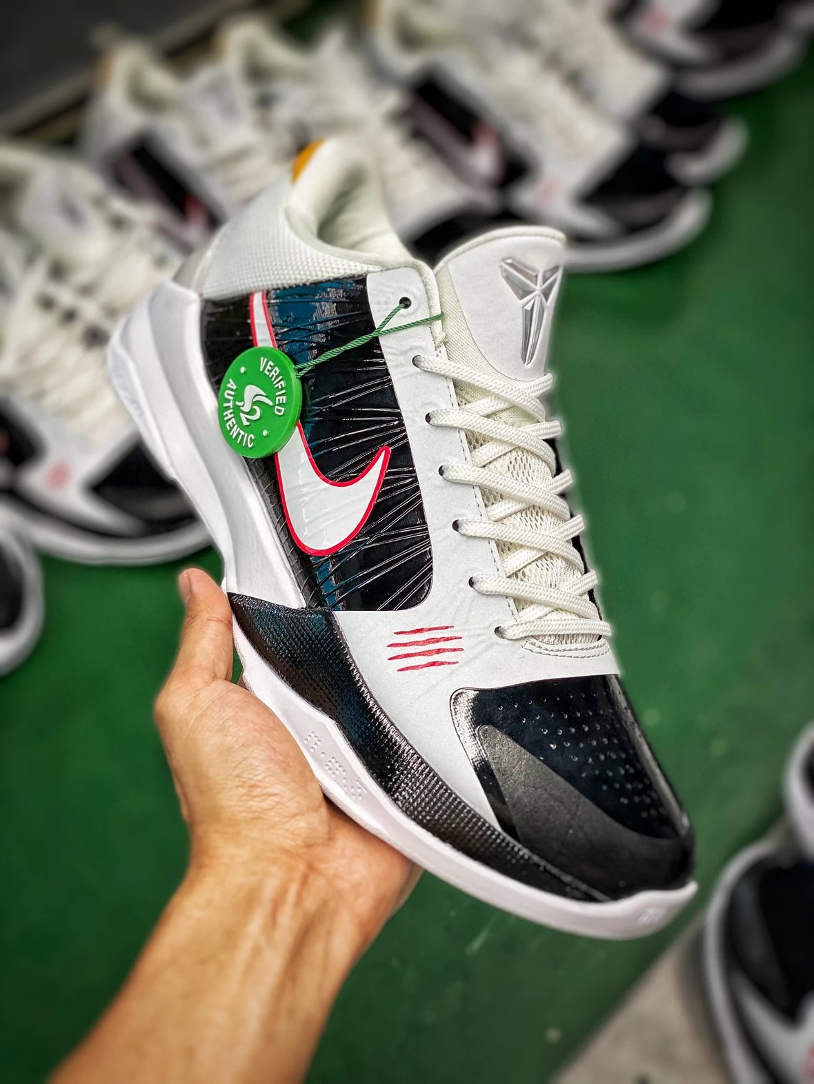 S2 Kobe5 White Dragon 002