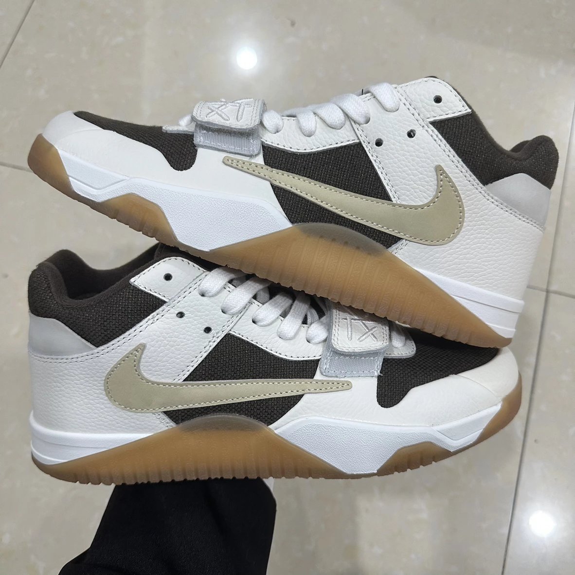Top Batch Travis Scott x Jordan Executive The Check