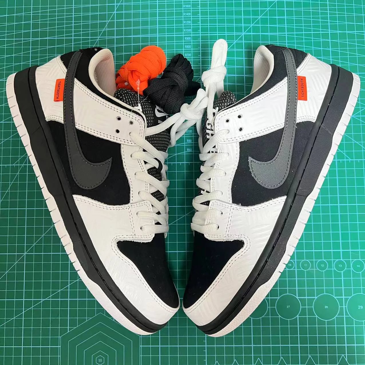 (Top batch)TIGHTBOOTH x Nike Dunk SB Low Black and White Panda Collaboration 006
