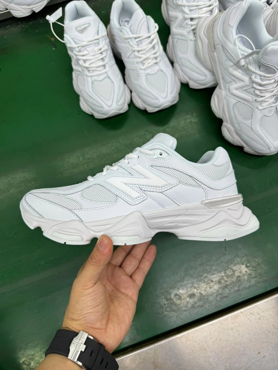 Top NB 9060 reflective white NRJ