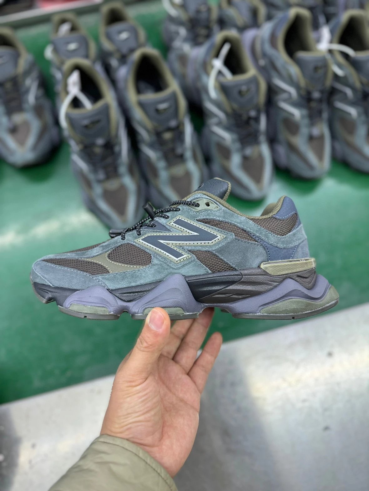 Top NB9060 dark green gray PH