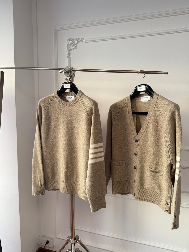 Sweater from Yin Kuang's Shop