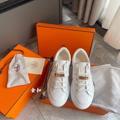 【SF Express In Stock】Hermès Kelly Buckle Sneakers, Autumn Winter New Style Low-Top Casual Sports Shoes with Gold/Silver Buckle, Unisex Lace-Up Breathable Fashion Sneakers