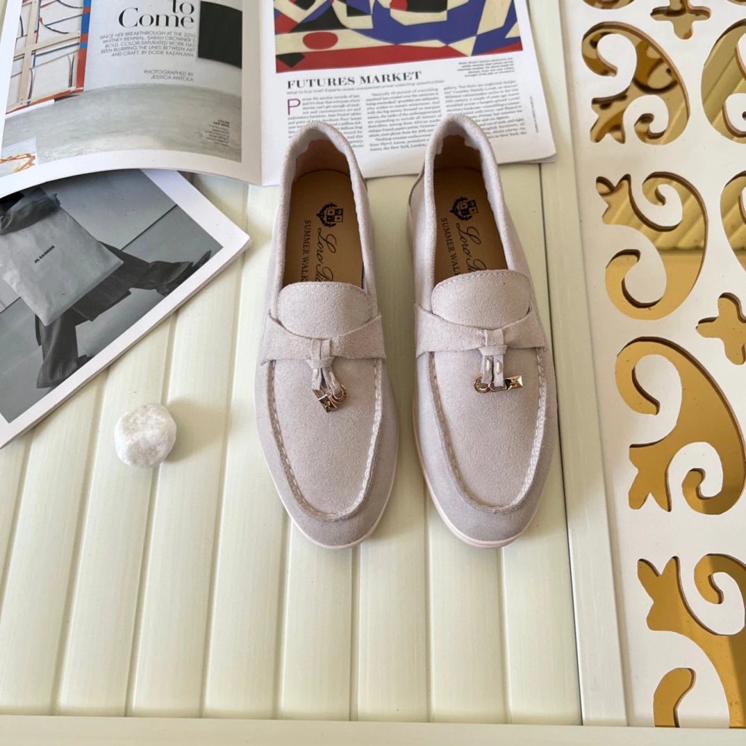 【 SF Express in stock 】 Autumn and winter new LP tassel lock buckle cow suede loafers for women, flat bottomed and lazy shoes, versatile single shoes, soft soled bean shoes for couples, casual leather bag toe half slippers for men and women