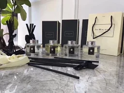 thumbnail for 【专柜版】JoMalone 祖马龙室内香薰香水165ml 室内扩香 英国梨 青柠  黑石榴 配包装盒 藤条