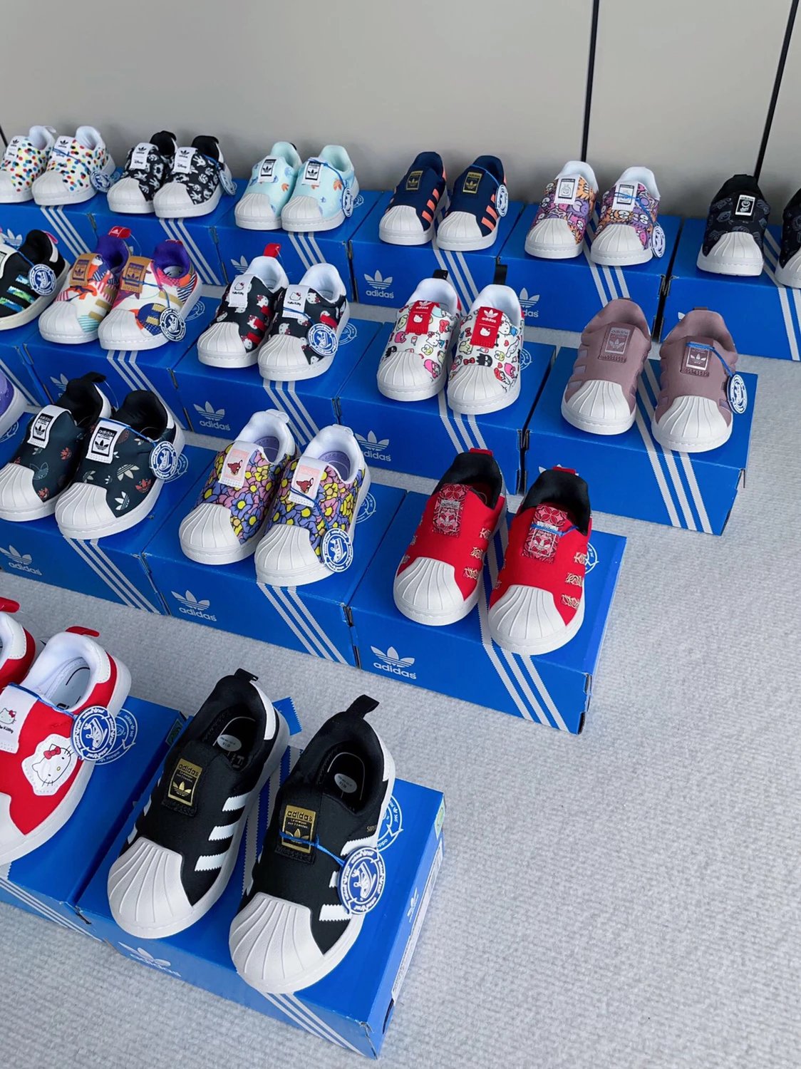 Adidas Children's Shoes Clover Superstar Soft Shell Breathable One Step Stepping Shell Head Boys and Girls' Ultra Light Breathable Soft Bottom Infant Sports Shoes Nike Children's Shoes Jordan Children's Shoes AJ1 Infant Sports Shoes