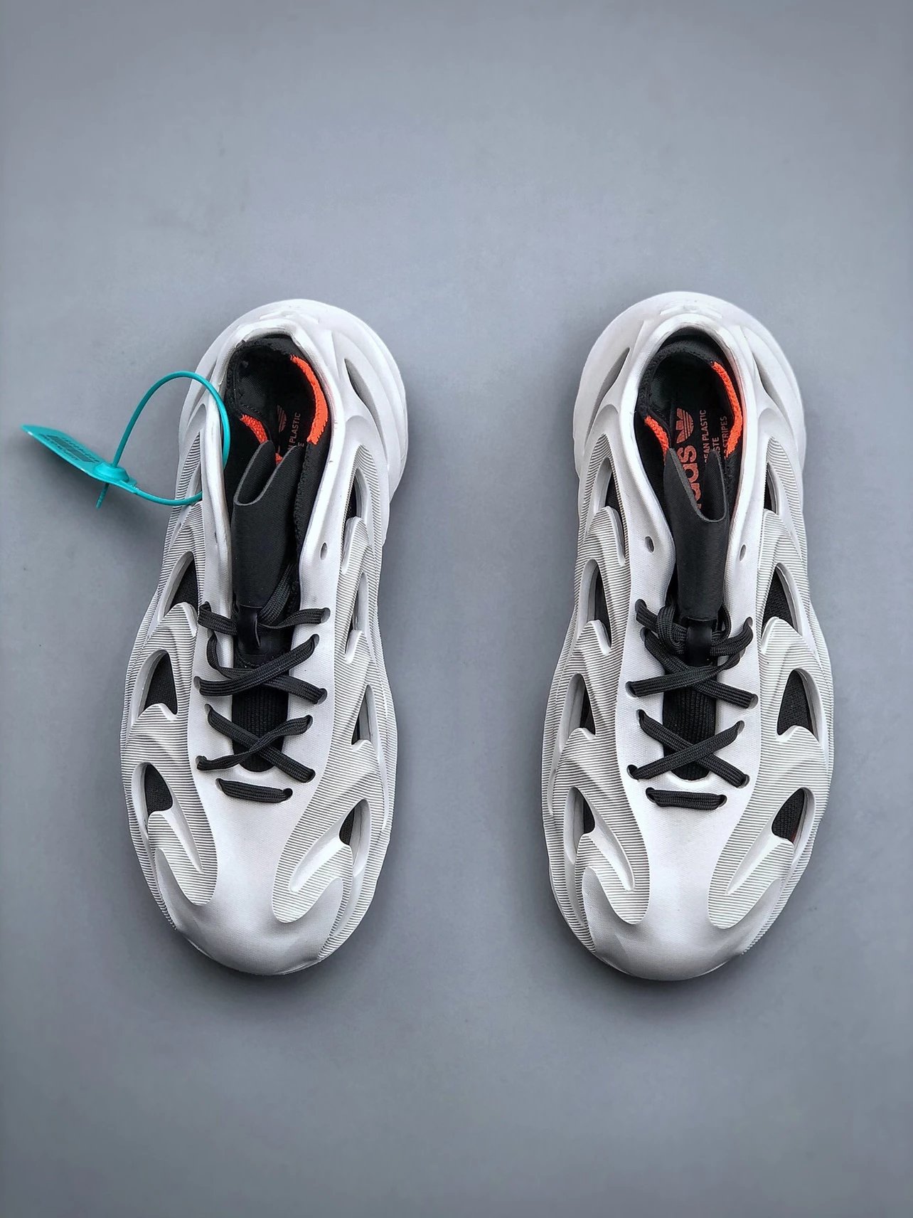 As Hole Sneakers 9