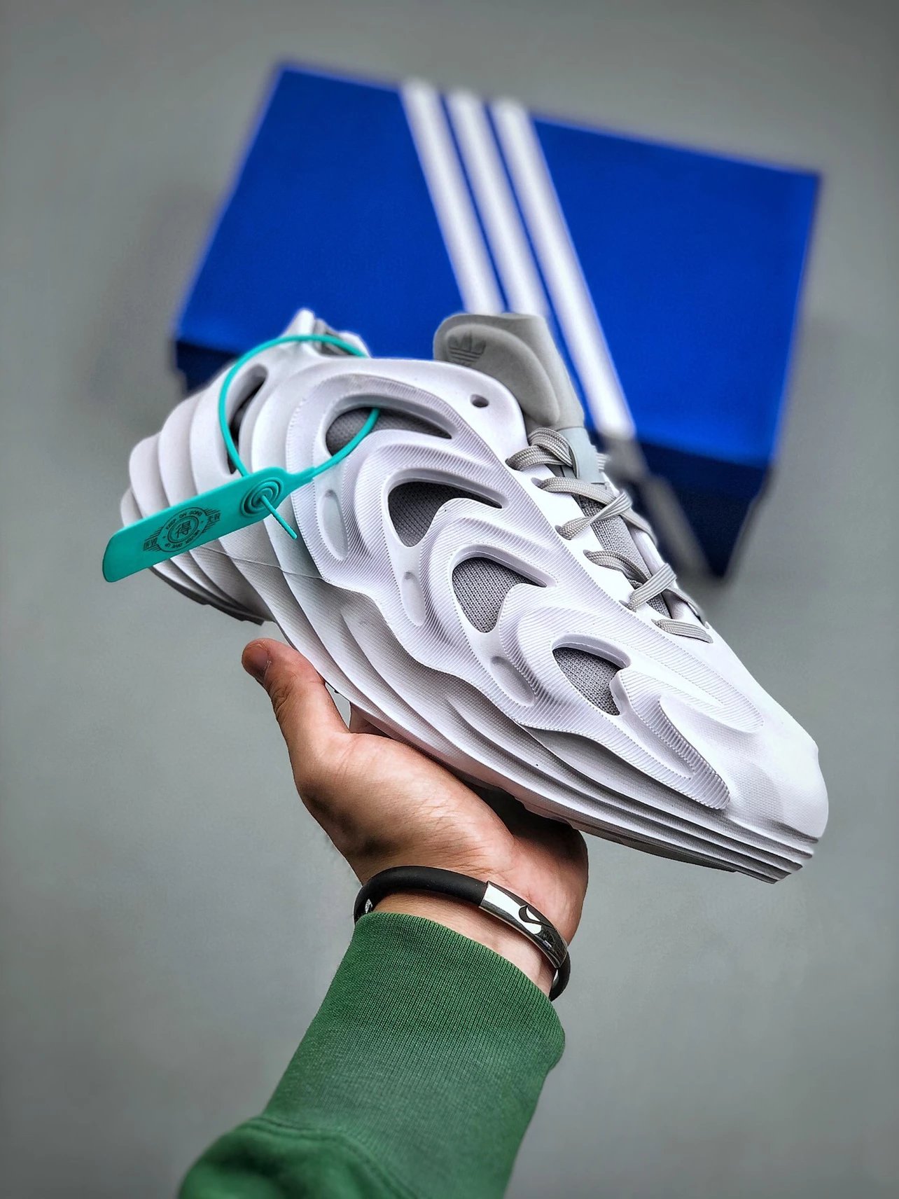As Hole Sneakers 5