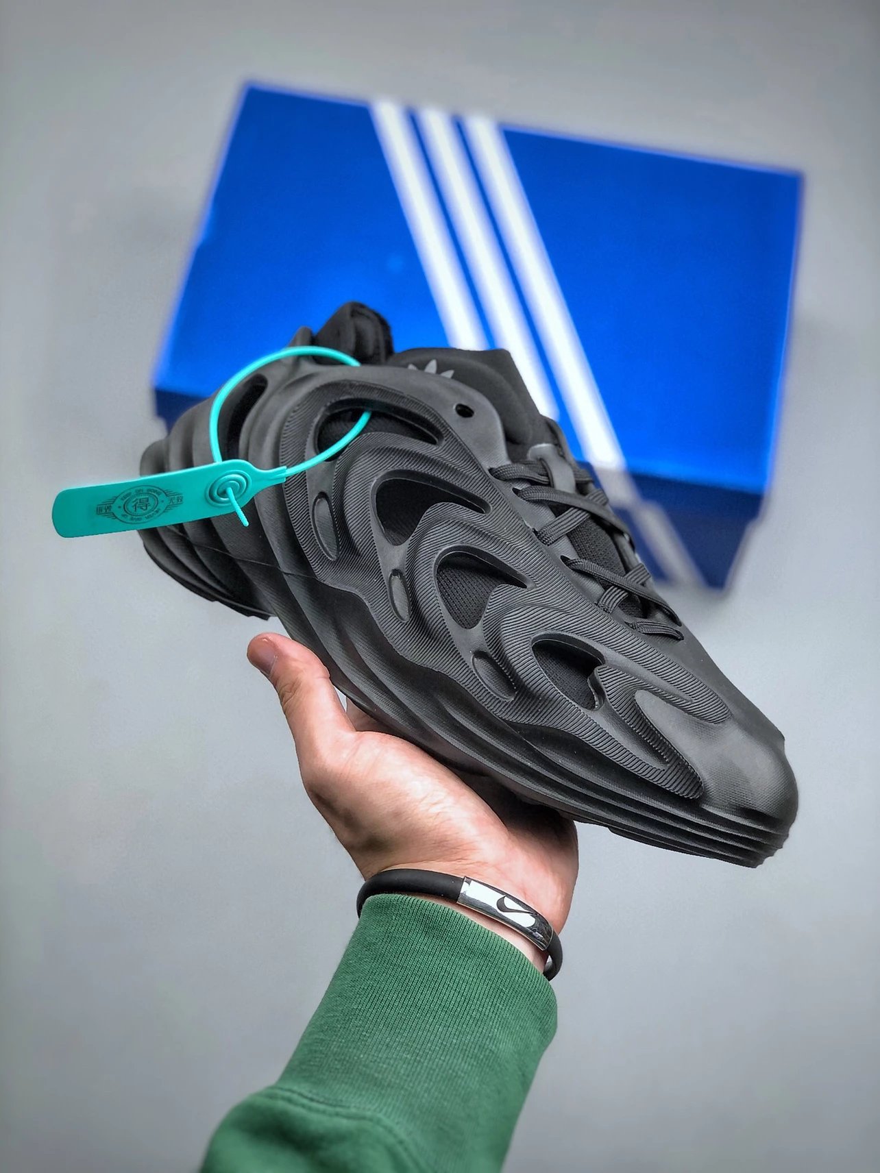 As Hole Sneakers 4