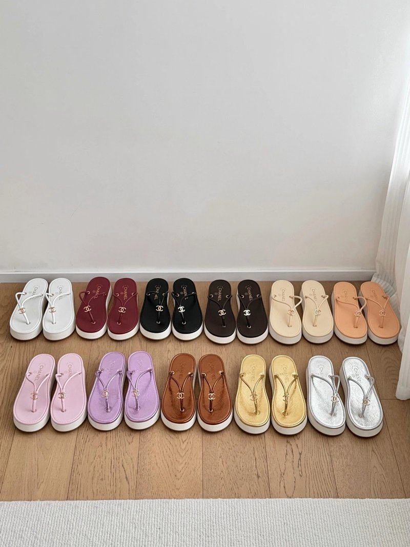 Chanel slides