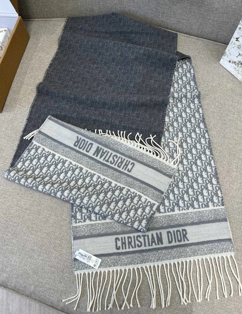 Scarf from Yin Kuang's Shop