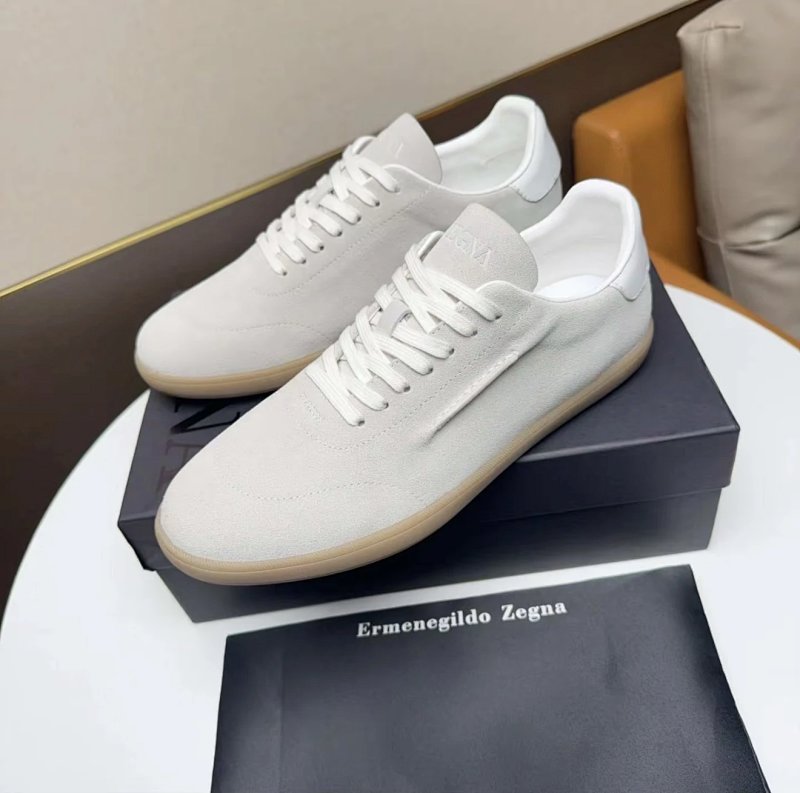 Sneakers from A1