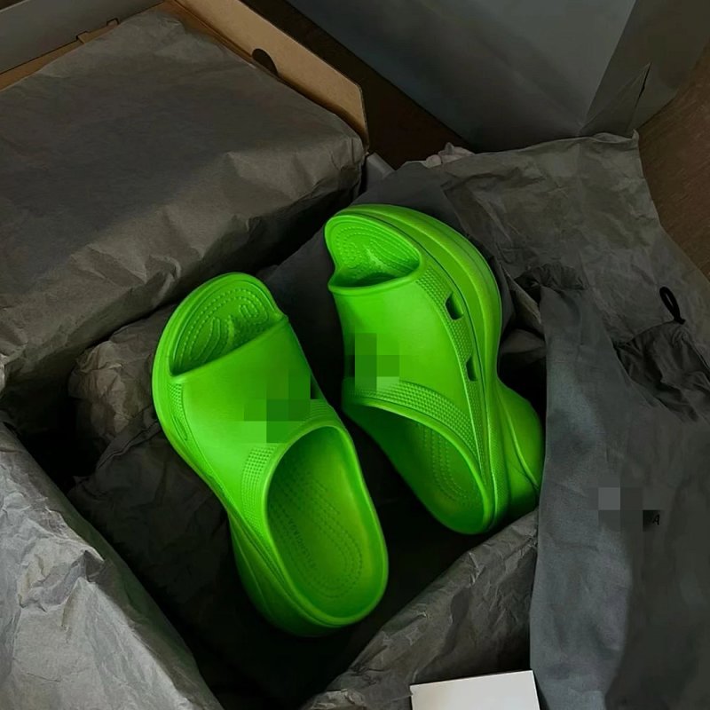 Balenciaga Balen Pool Crocs
