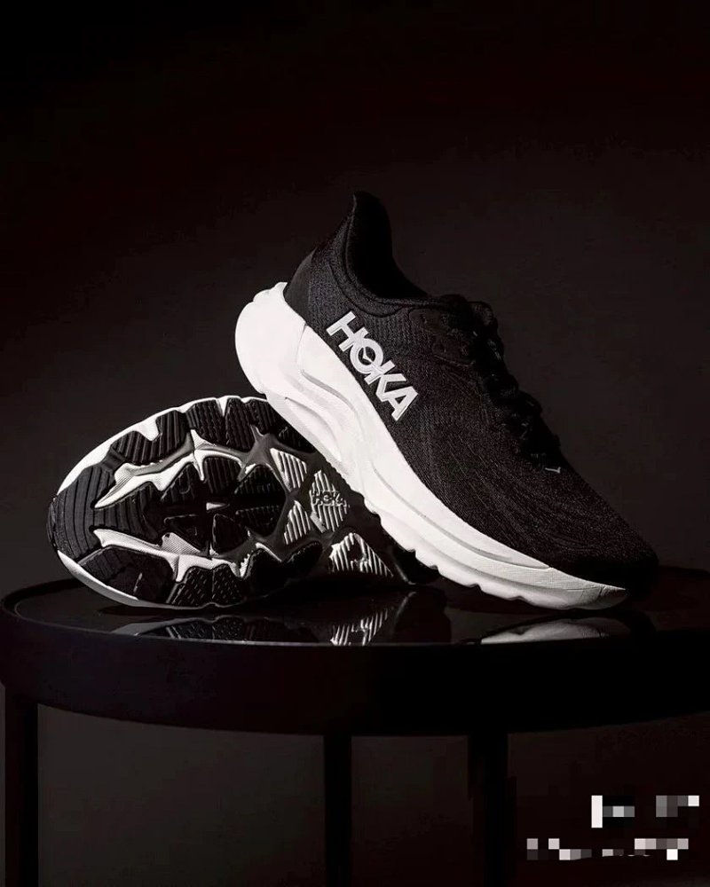 Hoka One Clifron 10