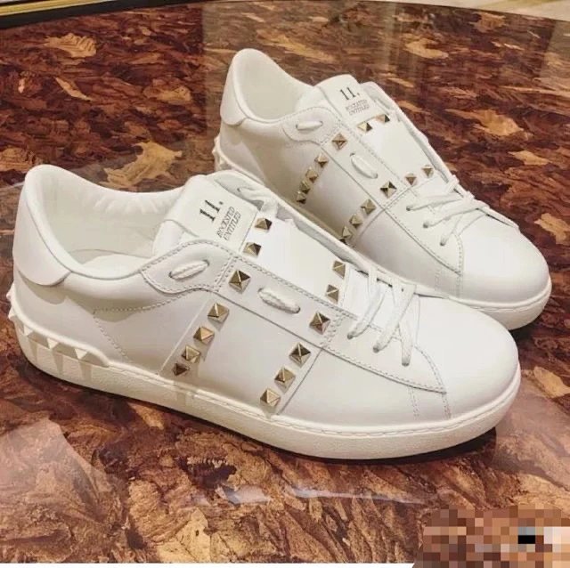 Valentino Valentine Rockstud