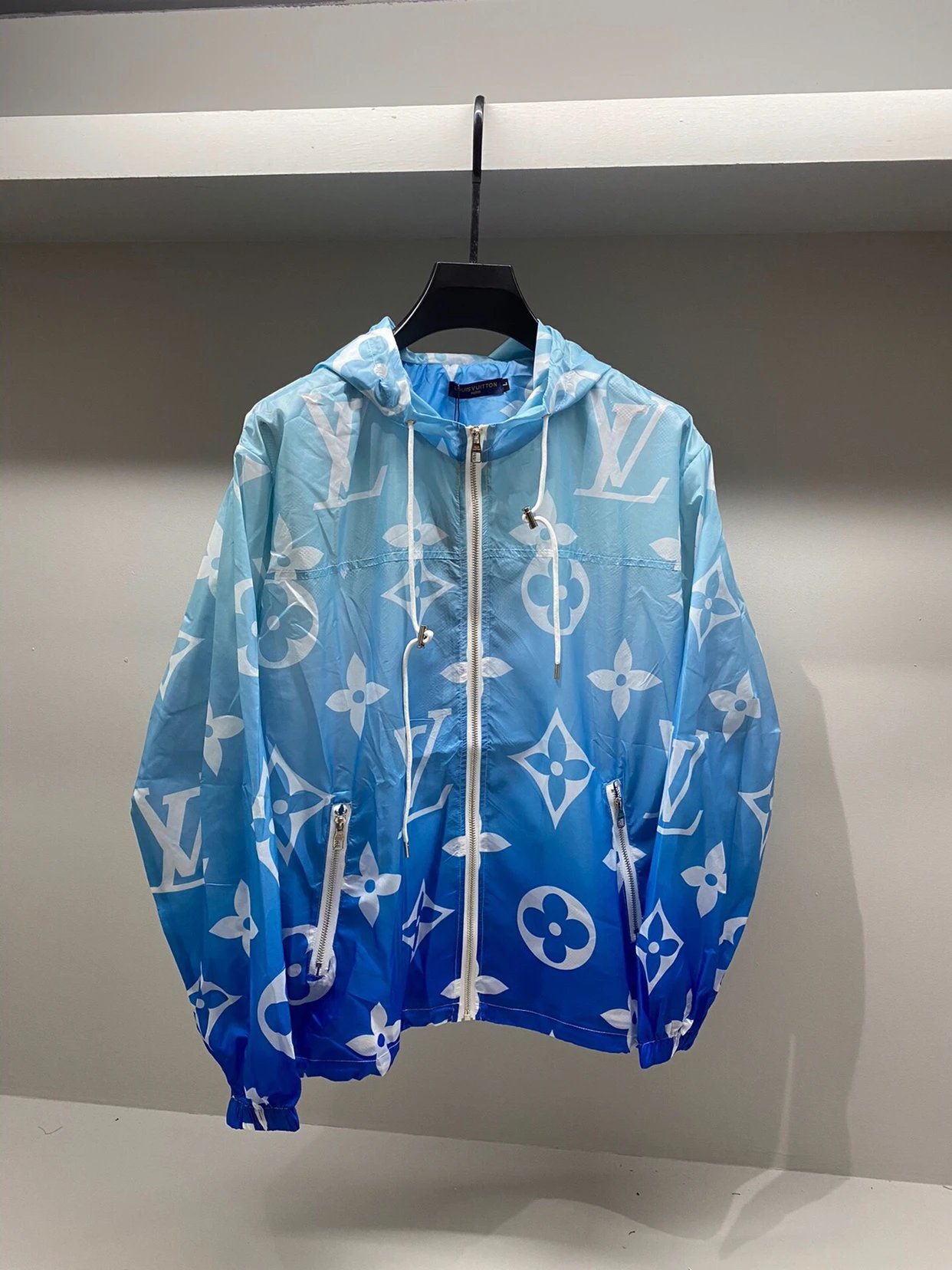 jj lv 渐变满印防晒服外套  爆款【现货】【男女同款外套】louis.