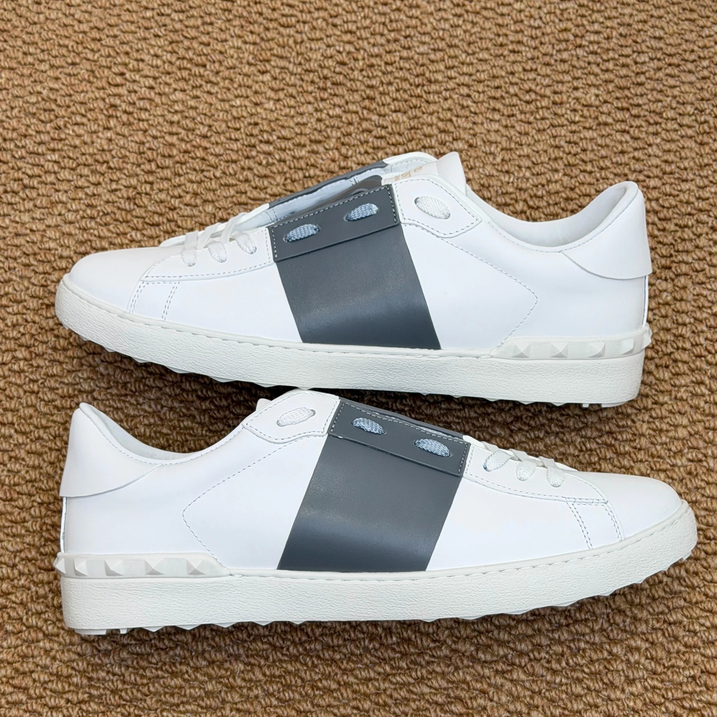 W15
