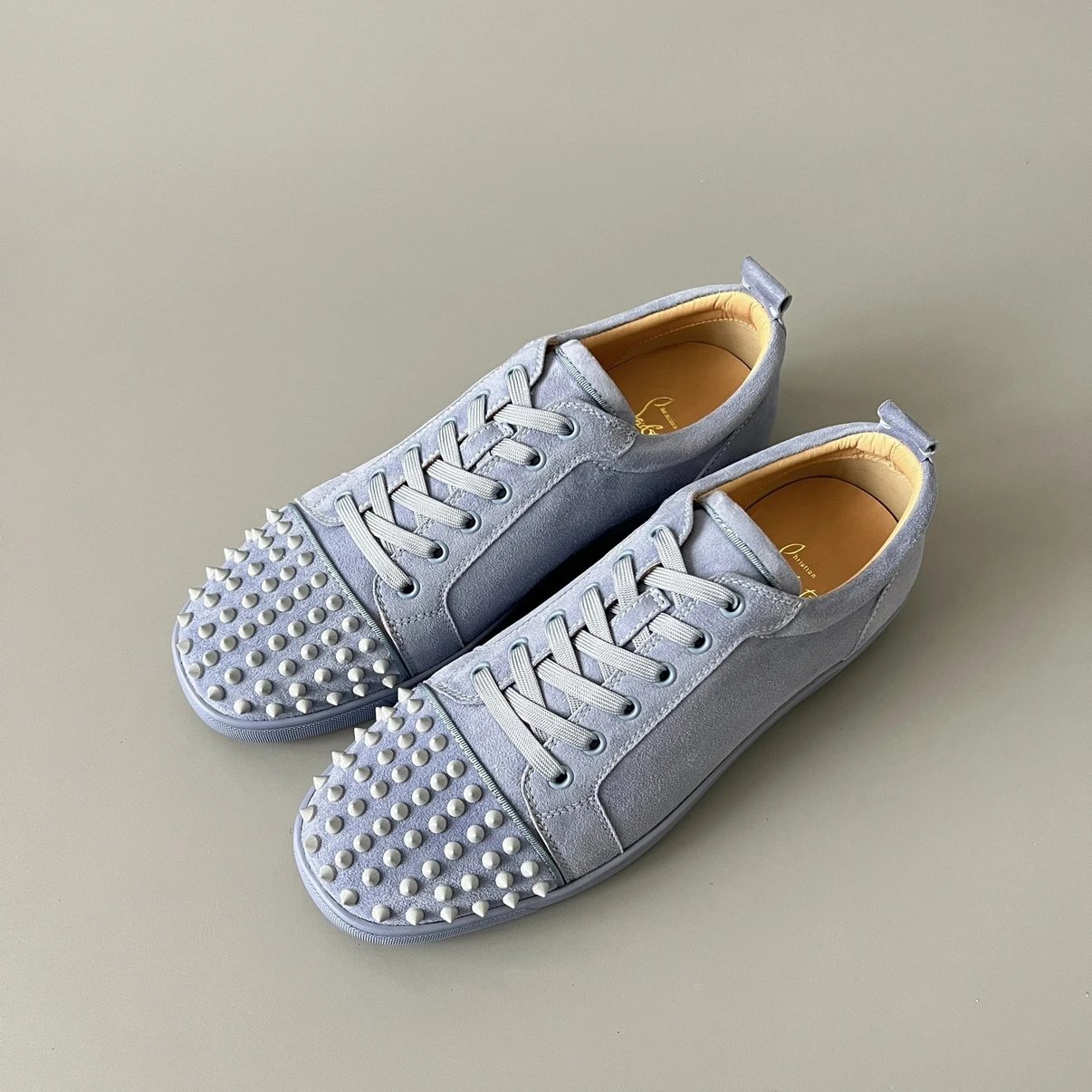 Customized shoes, non refundable and non exchangeable