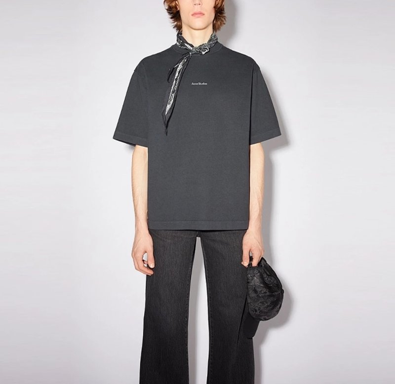 Tee from Ture