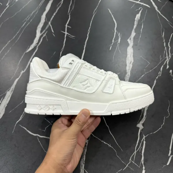 Louis Vuitton Trainer Low Sky Blue and White Sneakers - 28