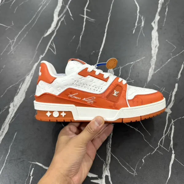 Louis Vuitton Trainer Low Sky Blue and White Sneakers - 39