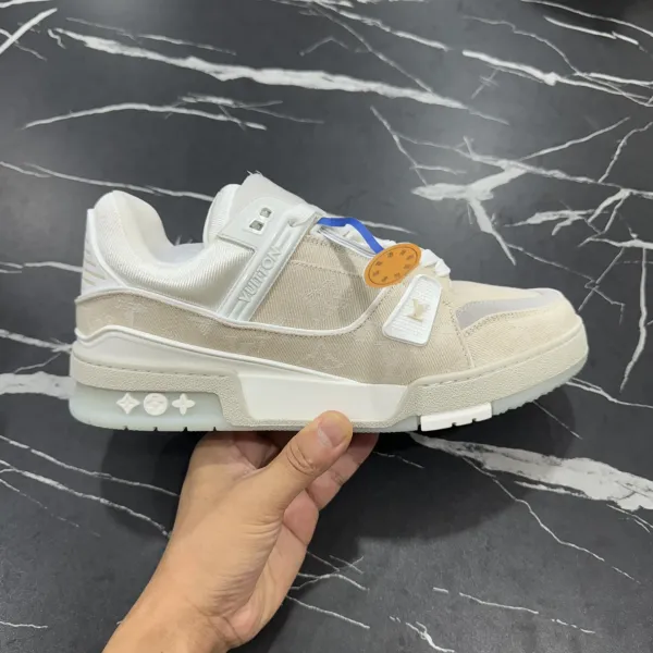 Louis Vuitton Trainer Low Sky Blue and White Sneakers - 4