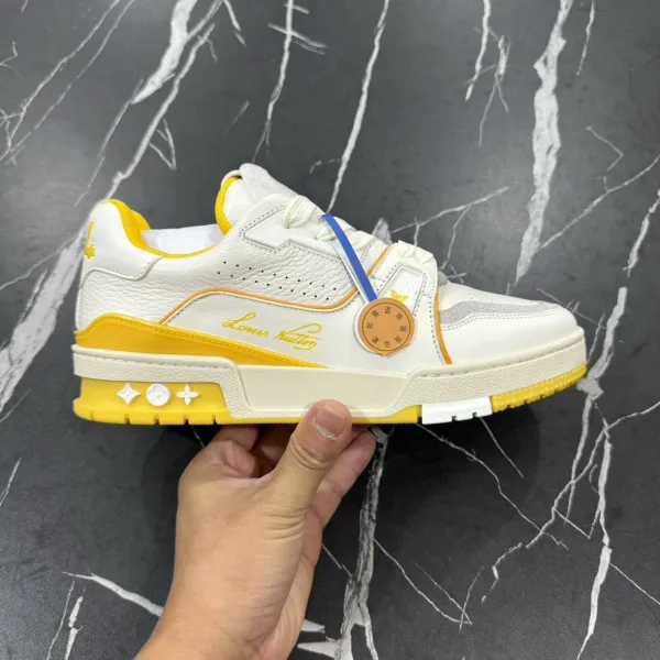 Louis Vuitton Trainer Low Sky Blue and White Sneakers - 38