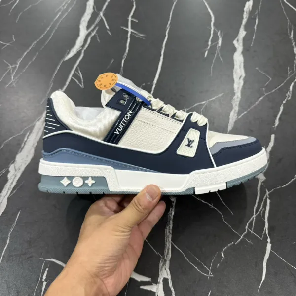 Louis Vuitton Trainer Low Sky Blue and White Sneakers - 35