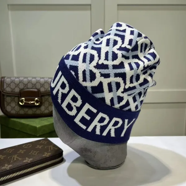 Louis Vuitton Damier Azur Beanie Blue - 9