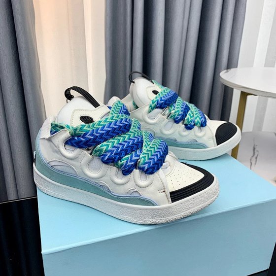 Fashion shoes