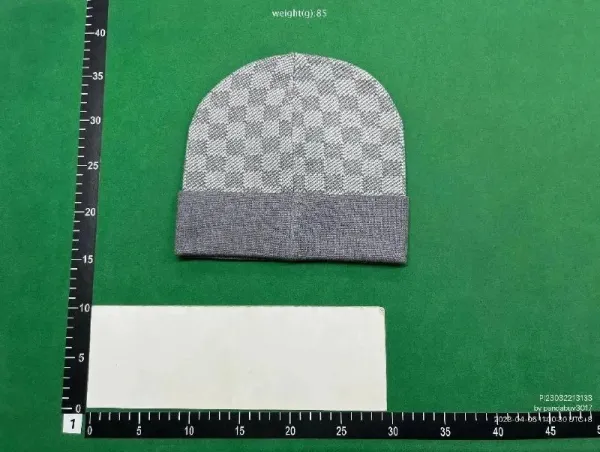 Louis Vuitton Damier Azur Beanie Blue - 4