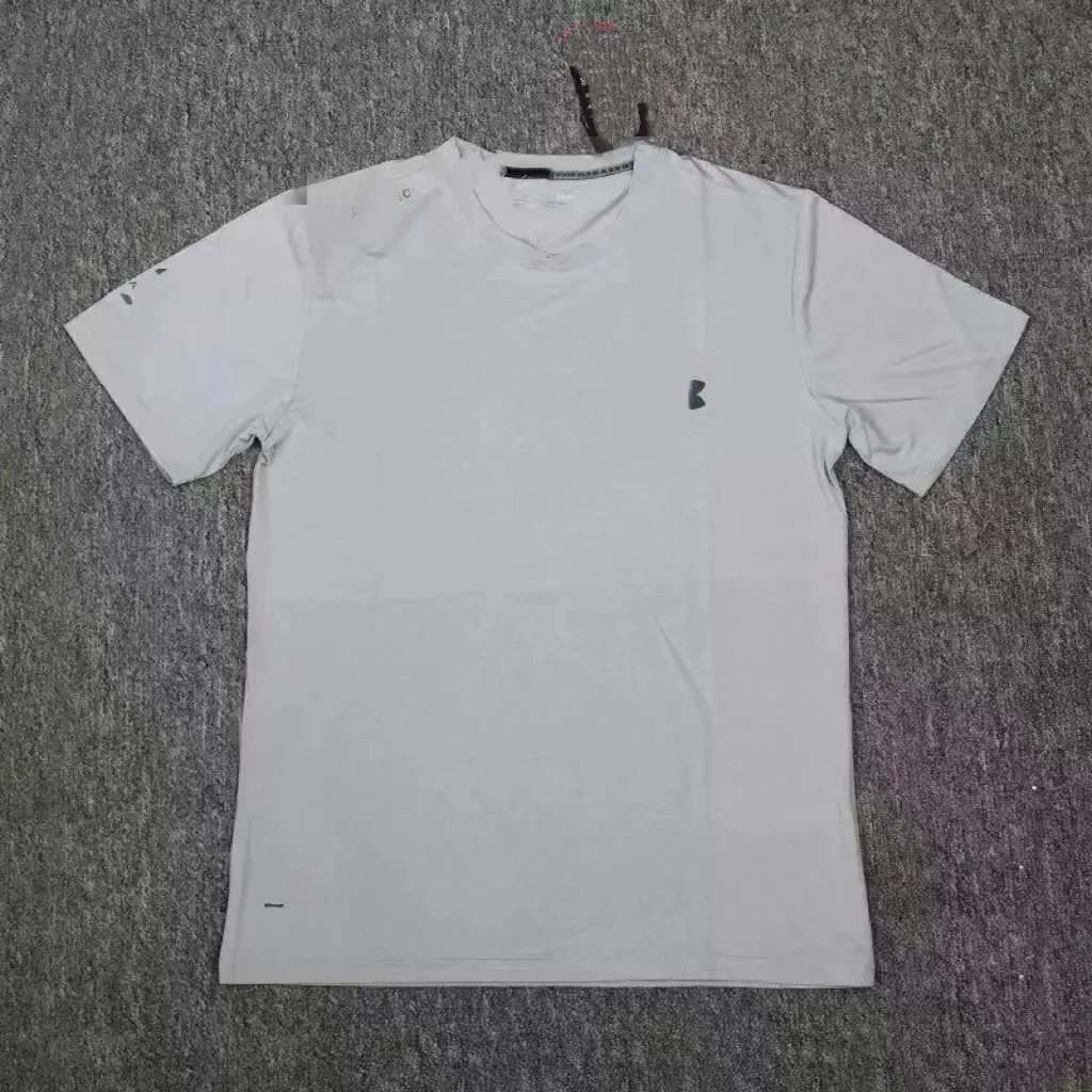 gray tshirt