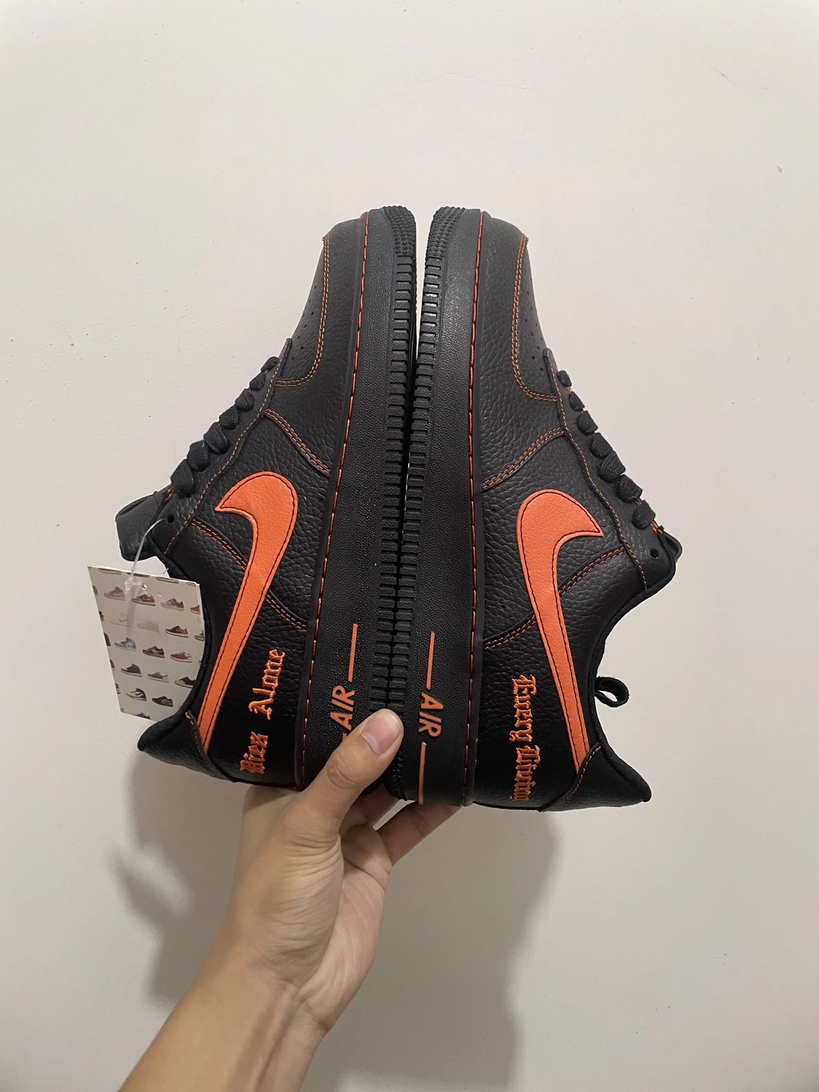 Af1 vlone black embroidered insole, original shoe development, hook, circle, black stitching, incorrect version differentiation