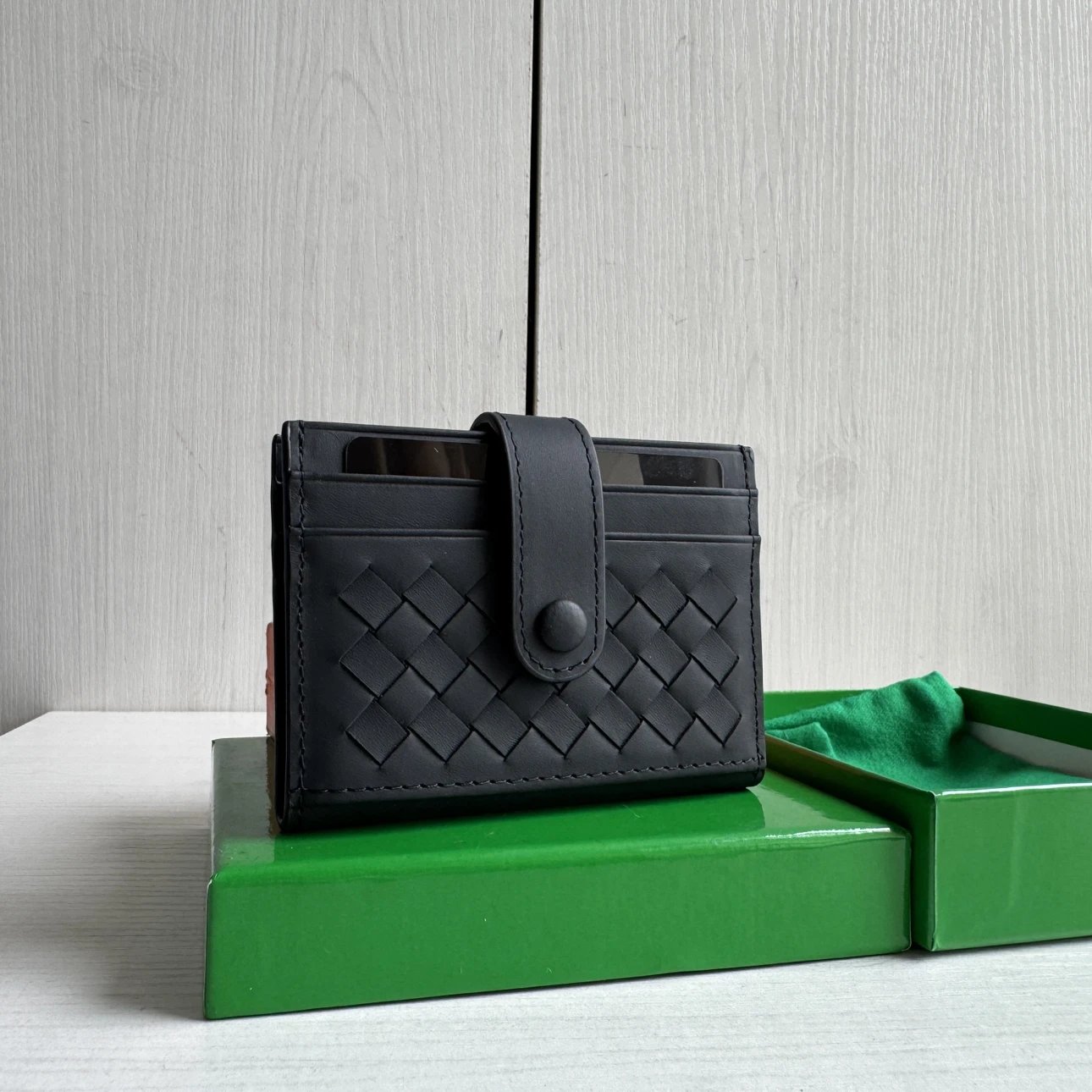 Top grade BV woven imported calf leather folding buckle card bag, two fold men's and women's card clip